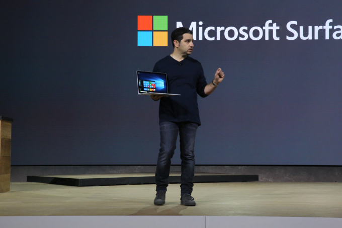 Microsoft Surface Book Onstage 05